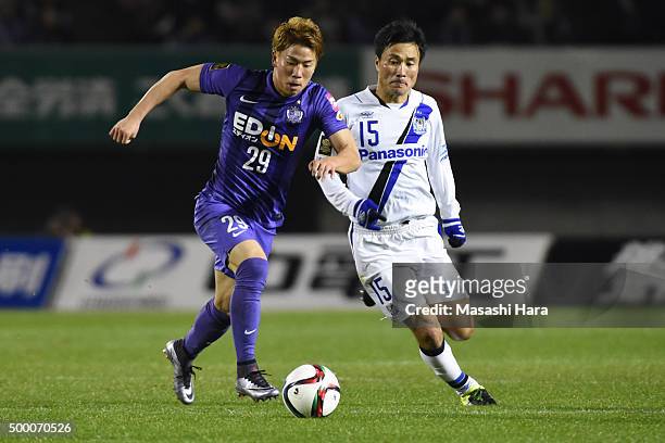 Takuma Asano of Sanfrecce Hiroshima in action. Sanfrecce Hiroshima won the J.League 2015. During the J.League 2015 Championship final 2nd leg match...