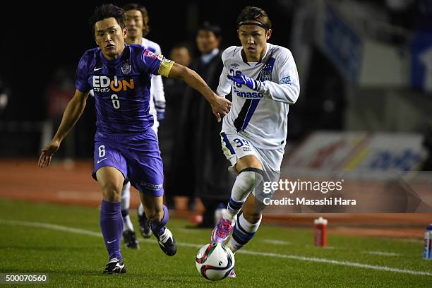 Takashi Usami of Gamba Osaka in action during the J.League 2015 Championship final 2nd leg match between Sanfrecce Hiroshima and Gamba Osaka at the...