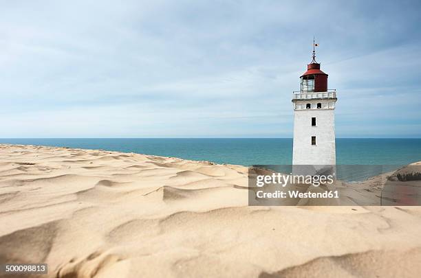 denmark, jutland, rubjerg knude lighthouse - jutland stockfoto's en -beelden