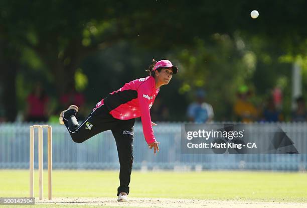 Lisa Sthalekar of the Sixers bowls uring the Women's Big Bash League match between the Sydney Thunder and the Sydney Sixers at Howell Oval on...