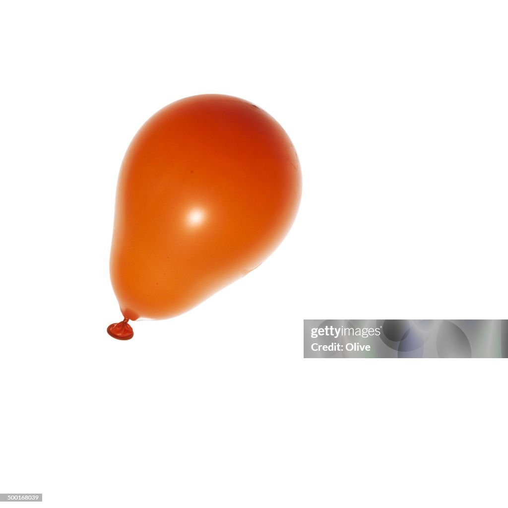 Balloon full of water and deformed by movment