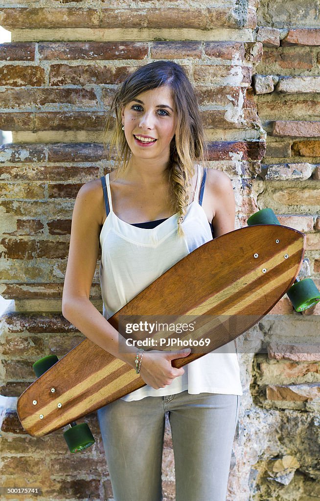 Menina com Longboard