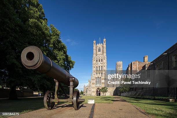 ely cathedral along with crimean war cannon - ely ストックフォトと画像