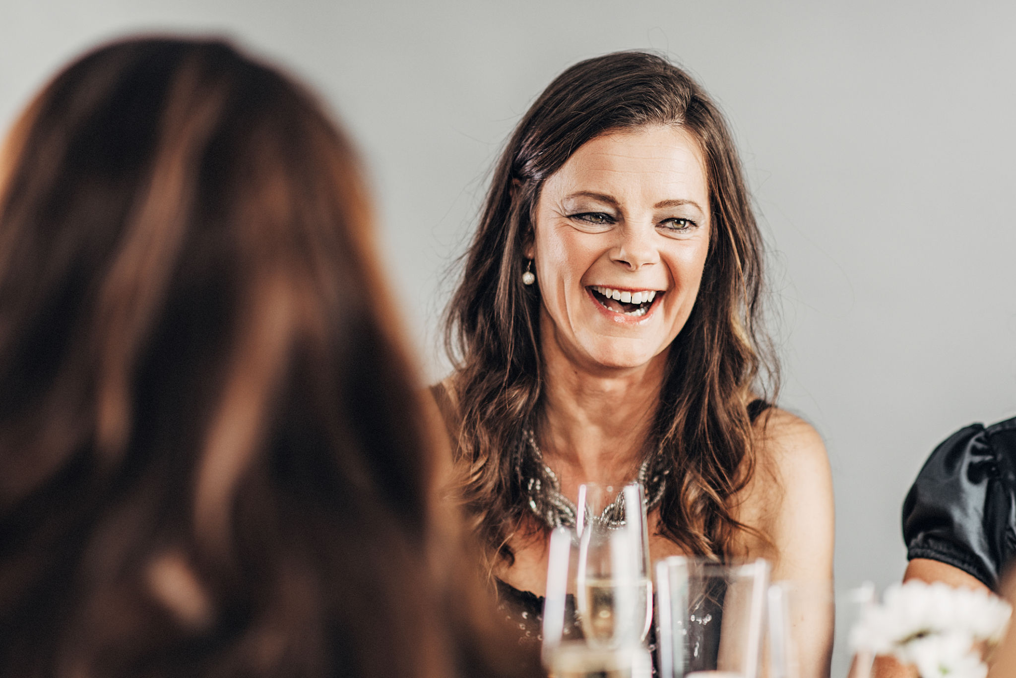 Mujeres maduras con cena Mujeres maduras con cena