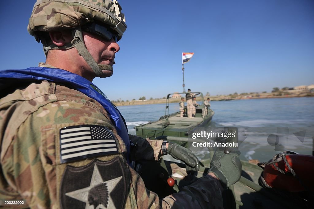 US hands over portable floating bridges to Iraqi army in Baghdad