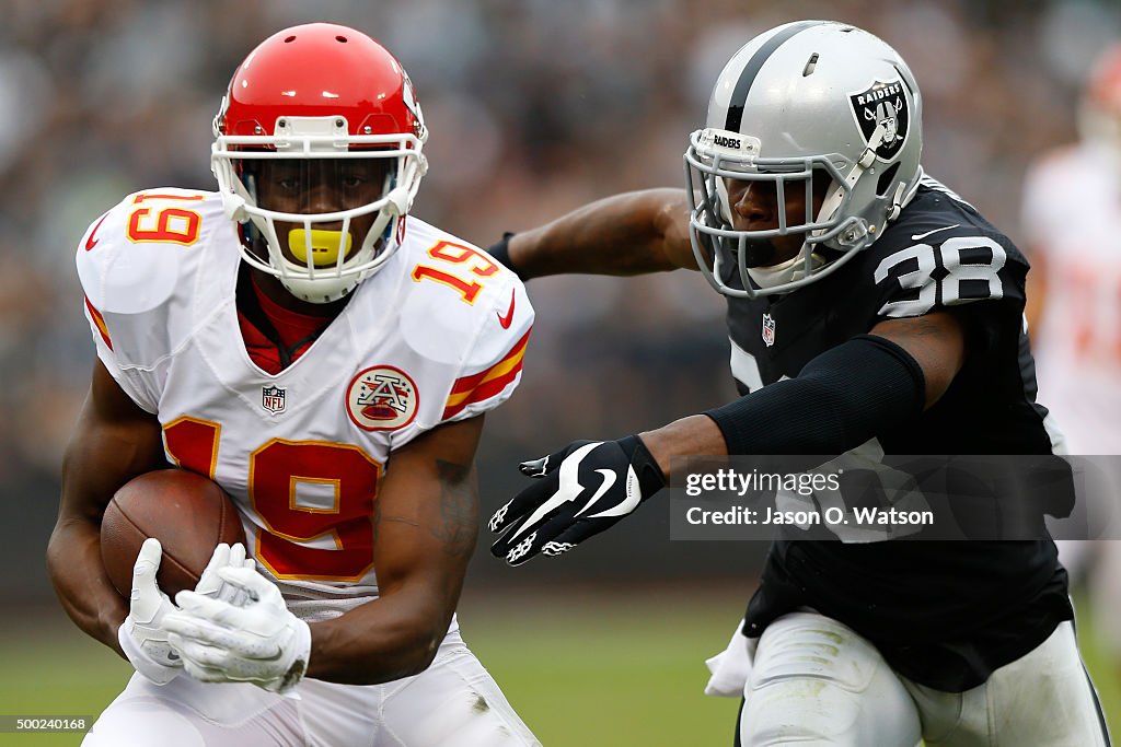 Kansas City Chiefs v Oakland Raiders