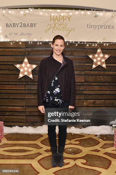Actress Jennifer Garner attends the Baby2Baby Holiday Party Presented By Tiny Prints At Montage Beverly Hills on December 6, 2015 in Beverly Hills,...