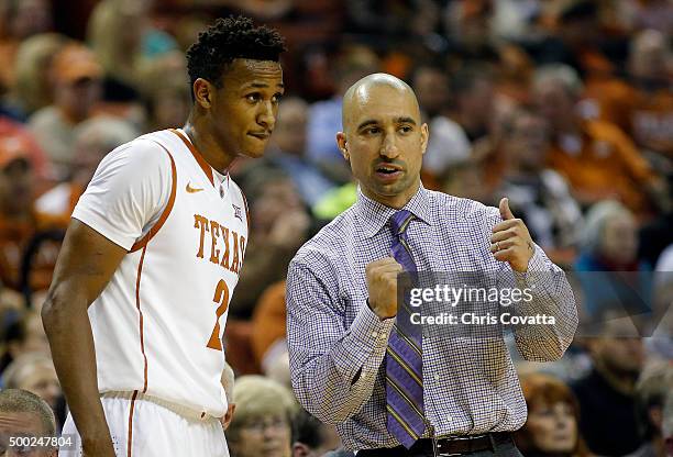 Austin Rajj 2,603 Shaka Smart Photos & High Res Pictures - Getty Images