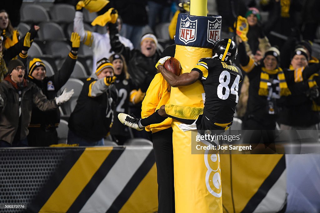 Indianapolis Colts v Pittsburgh Steelers