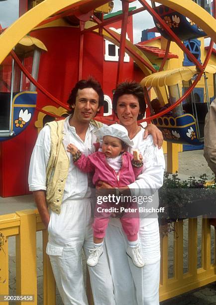 "Dorthe Kollo, Ehemann Bernd Klinkert, Tochter Jil Klinkert, Besuch im Freizeitpark ""Legoland"" am in Billund, Dänemark. "