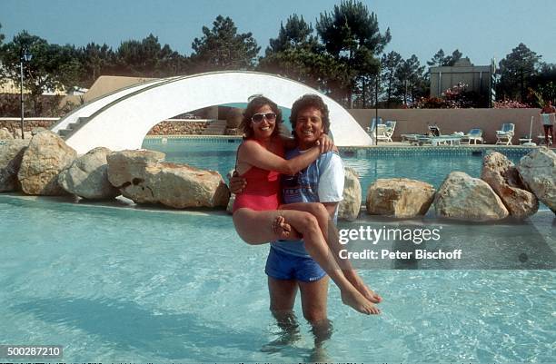 "Michael Schanze, Ehefrau Monika Schanze, Urlaub an der Algarve im Golfclub ""Four Seasons"" am in Quinta do Lago, Portugal. "