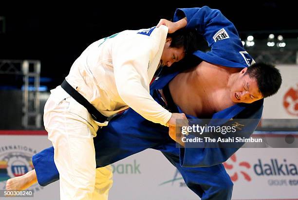 Ryu Shichinohe and Hisayoshi Harasawa of Japan compete in the Men' +100kg final during day three of the Judo Grand Slam at Tokyo Metropolitan...