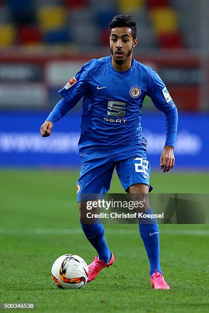 Salim Khelifi of Braunschweig runs with the ball during the Second Bundesliga match between Fortuna Duesseldorf and Eintracht Braunschweig at...