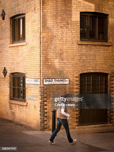 butlers wharf - borough district type foto e immagini stock