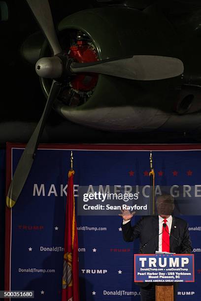 Republican presidential candidate Donald Trump speaks to the crowd at a Pearl Harbor Day Rally at the U.S.S. Yorktown December 7, 2015 in Mt....