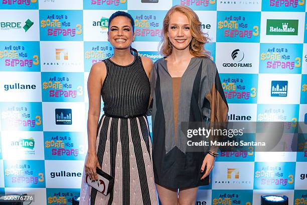 Emanuelle Araujo and Camila Morgado attends "Ate Que A Sorte Nos Separe 3" premiere on December 07, 2015 in Sao Paulo, Brazil.