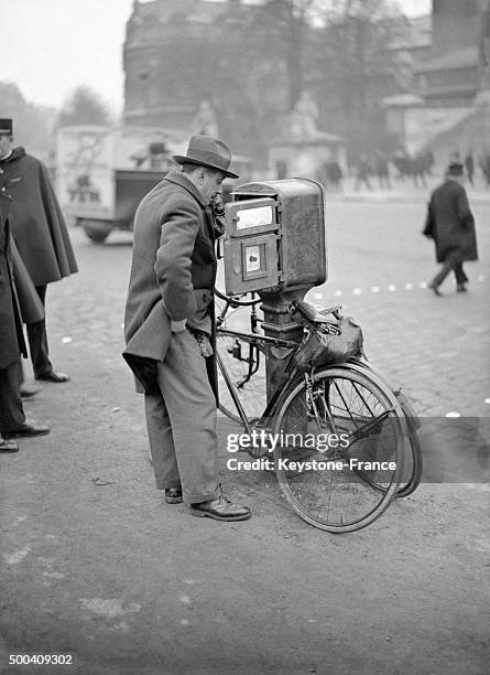 Inspecteur Police Photos and Premium High Res Pictures Getty Images
