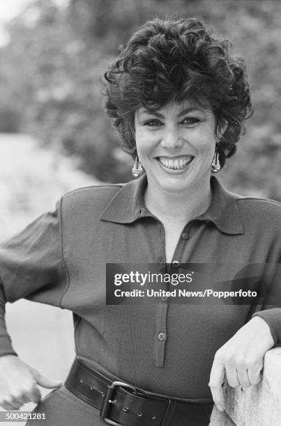 American comedian and actor Ruby Wax from the television sitcom 'Girls on Top' posed on 16th October 1985.