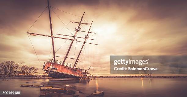 the great ermine - pirate shipwreck stock pictures, royalty-free photos & images