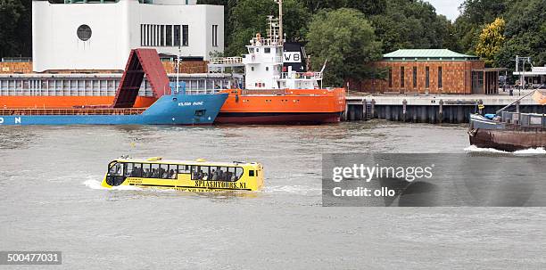 dat amfibus of splashtours - amphibious vehicle stock pictures, royalty-free photos & images