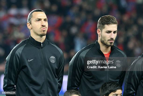 Zlatan Ibrahimovic of Paris Saint-Germain react with Kevin Trapp during the UEFA Champions League between Paris Saint-Germain and Shakhtar Donetsk at...