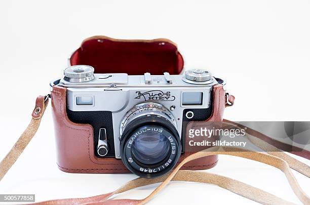 kiev 4a camera with helios 103 lens - contax camera stock pictures, royalty-free photos & images