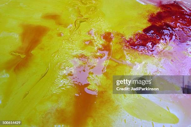illustrazioni stock, clip art, cartoni animati e icone di tendenza di astratto dipinto in acrilico in corso - dipinto con colori sovrapposti