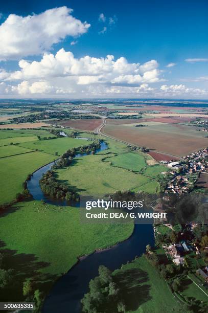 Thames Shape River Thames Shape Photos and Premium High Res Pictures - Getty Images