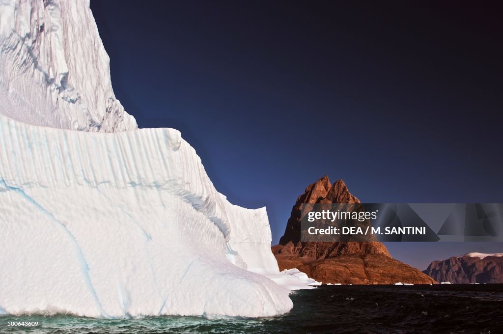 Iceberg near Uummannaq...