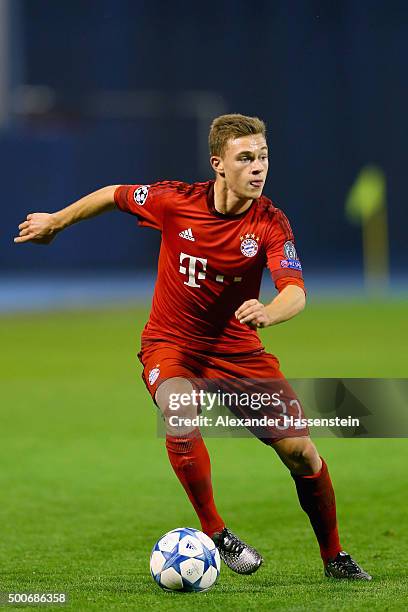 Joshua Kimmich of Muenchen runs with the ball during the UEFA Champions League Group F match between GNK Dinamo Zagreb and FC Bayern Muenchen at...