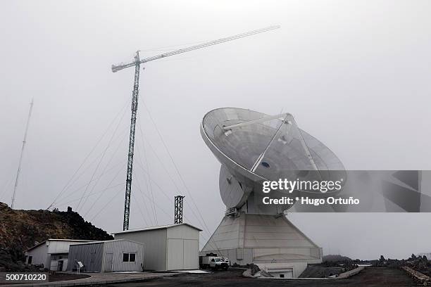 the large millimeter telescope (lmt), the world's largest radio telescope - agujero stockfoto's en -beelden