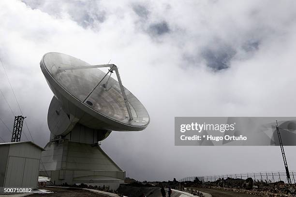 the large millimeter telescope (lmt), the world's largest radio telescope - galaxia stock pictures, royalty-free photos & images