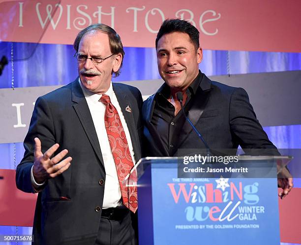 Thomas Mone presents former boxer Oscar Dela Hoya with the Shining Star Honoree Award onstage during Make-A-Wish Greater Los Angeles Honoring Oscar...