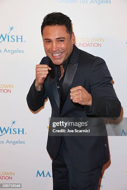 Former boxer Oscar De la Hoya arrives at the Make-A-Wish Greater Los Angeles Annual Wishing Well Winter Gala at the Beverly Wilshire Four Seasons...