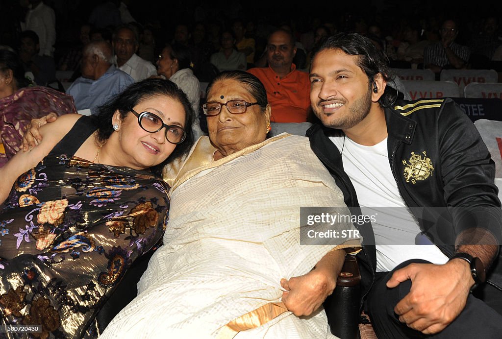 Ruma Singer Indian Bengali actress and singer, Ruma Guha Thakurta , with her son ...