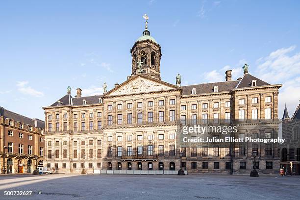 the royal palace in amsterdam - amsterdam stock-fotos und bilder