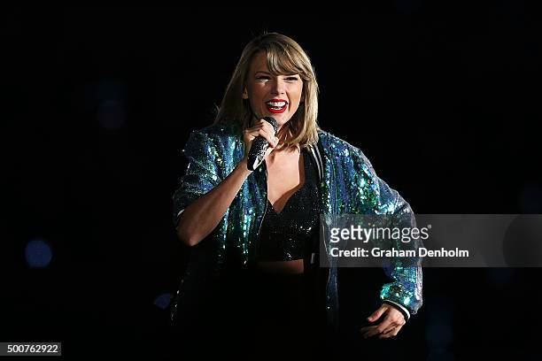 Taylor Swift performs during her '1989' World Tour at AAMI Park on December 10, 2015 in Melbourne, Australia.