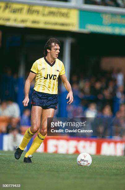 Irish footballer David O'Leary of Arsenal during an English Division One match against Leicester City at the Filbert Street stadium, Leicester, 13th...