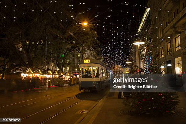 bahnhofstrasse in zürich - zurich christmas stock pictures, royalty-free photos & images