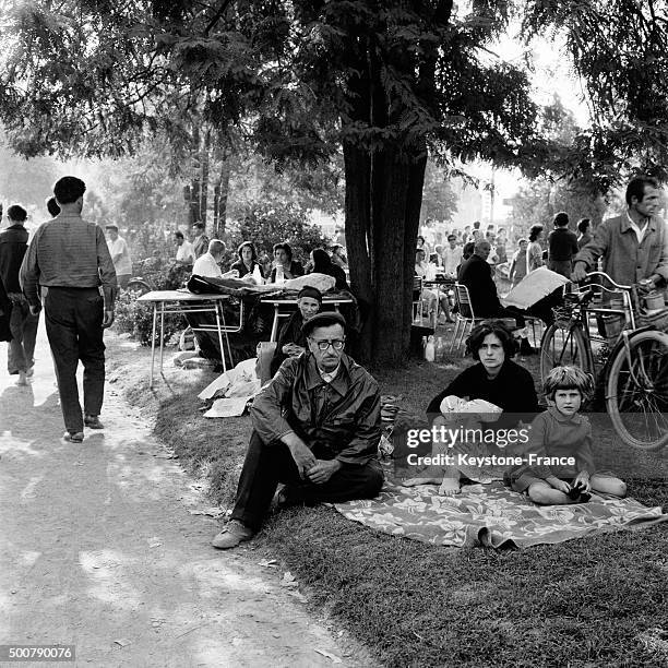 Living outside in Skopje a few days after the earthquake which destroyed 80% of the city and caused the death of 10 000 people, thousands of wounded...