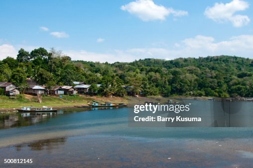 Pulau Rusa Riam Kanan Riam Kanan Lake Borneo High-Res Stock Photo - Getty Images