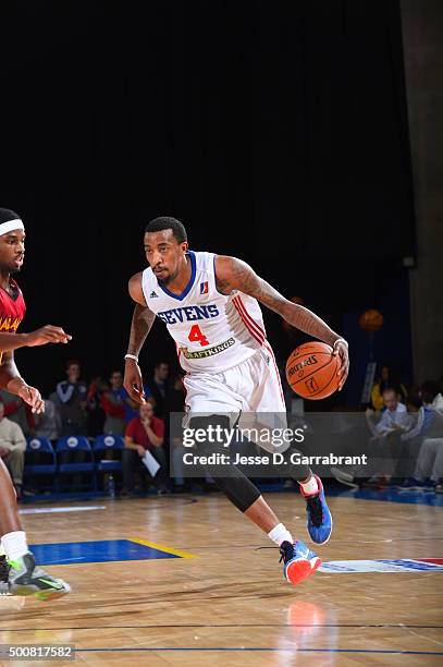 Jordan McRae of the Deleware 87ers handles the ball against the Fort Wayne Mad Ants at the Bob Carpenter Center on December 9, 2015 in Newark,...