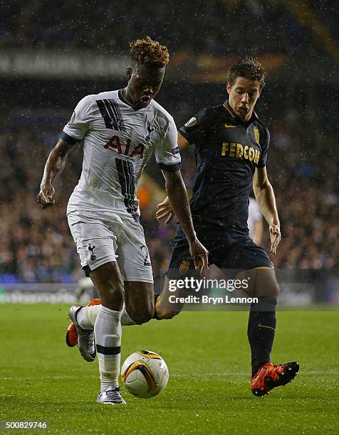 Joshua Onomah of Spurs is pursued by Mario Pasalic of Monaco during the UEFA Europa League Group J match between Tottenham Hotspur and AS Monaco at...