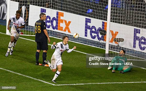 Tom Carroll of Tottenham Hotspur FC celebrates scoring the 4th goal during the UEFA Europa League group J match between Tottenham Hotspur FC and AS...