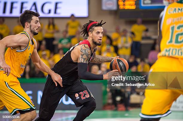Daniel Hackett, #23 of Olympiacos Piraeus in action during the Turkish Airlines Euroleague Basketball Regular Season Round 9 game between Limoges CSP...
