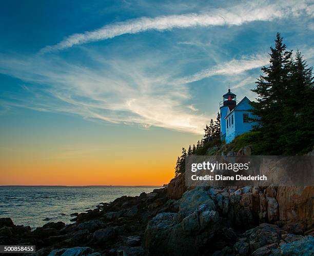 bass harbor lighthouse at sunset - diane diederich fotografías e imágenes de stock