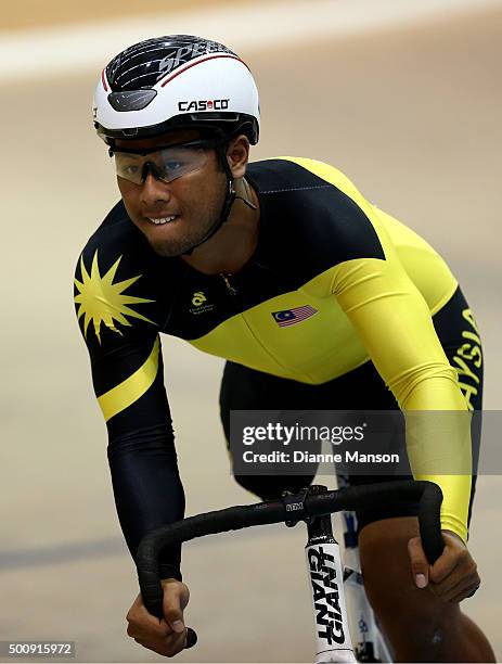 Suliman Shukor Farhan of Malaysia competes in the Para-Cycling Men C1-5 1000m Time Trial Final during the 2016 Southland Track Championships-NZ...