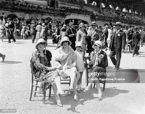 The Grand Steeple Chase de Paris at Auteuil racecourse is also the opportunity of a real fashion show with very elegant women in June 1927 in Paris,...