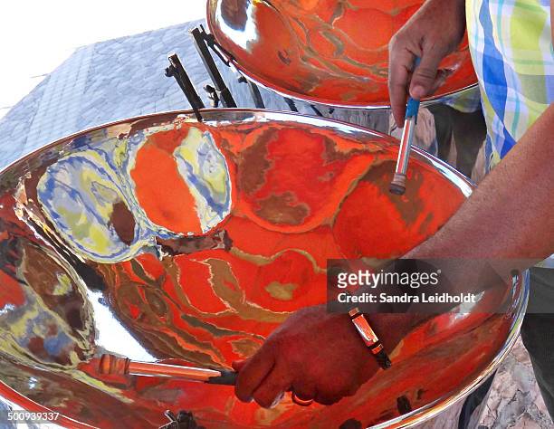 steel drummer in jamaica - steel drum imagens e fotografias de stock