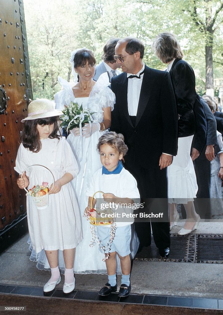 Tina York, Ehemann Michael Kudritzky, Gäste,,  Hochzeit, Berlin, Deutschland, Europa